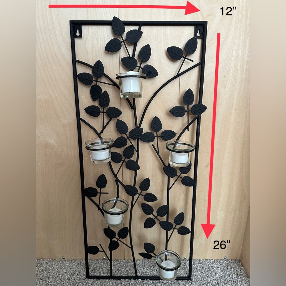 Decorative Leaf Screen with

Tea-light Holders